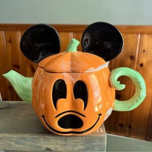 Mickey Mouse pumpkin 🎃 teapot 🫖 2024 DISNEY